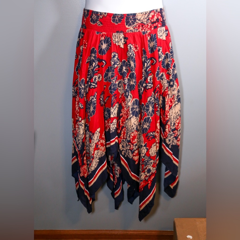 Denim 24/7 Red Floral Handkerchief Hem Skirt – 28W Petite - Picture 5 of 12